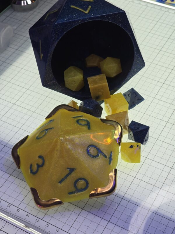 20260203_203958 The Isotope Vault & Dice Set